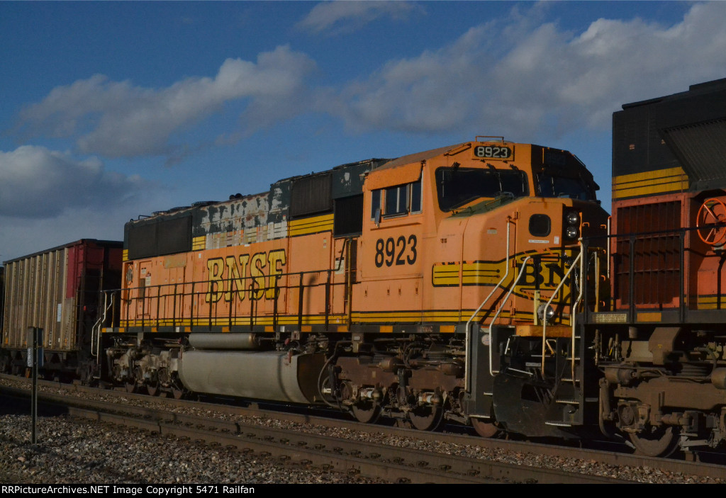 Final MAC of 24 - BNSF 8923